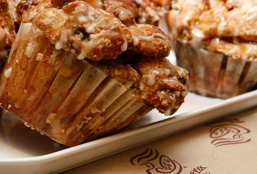 A muffin on display at a Panera Bread Co restaurant in Chicago February 12, 2009.  (Photo by John Gress/ReuterS)