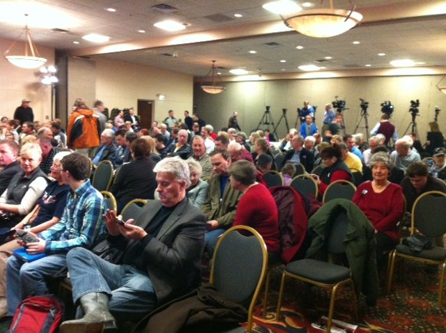 Behind the scenes: 'The Ed Show' at a Newt Gingrich rally