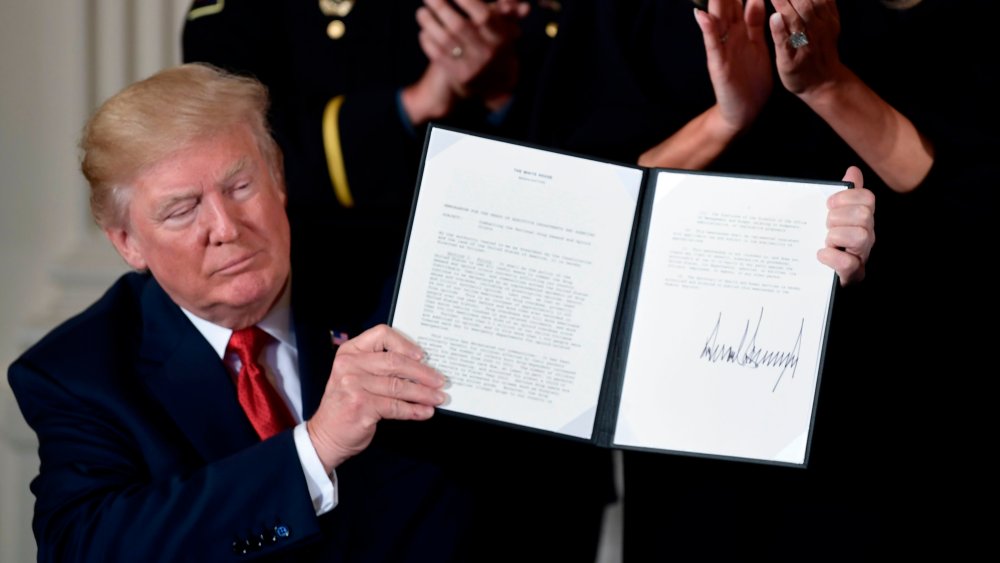 Image: US-HEALTH-DRUGS-TRUMP