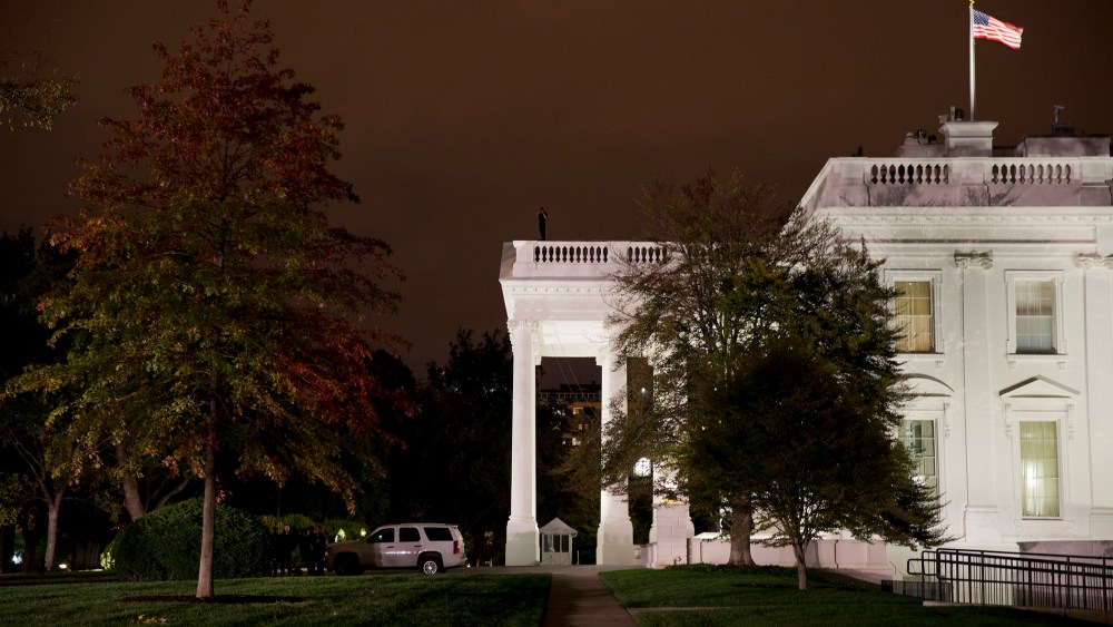 A group of Secret Service police gather on the North Lawn on Oct. 22, 2014, in Washington. (Photo by Jacquelyn Martin/AP)