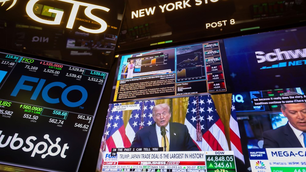 A television broadcasts President Donald Trump’s tariff news on the floor of the New York Stock Exchange.