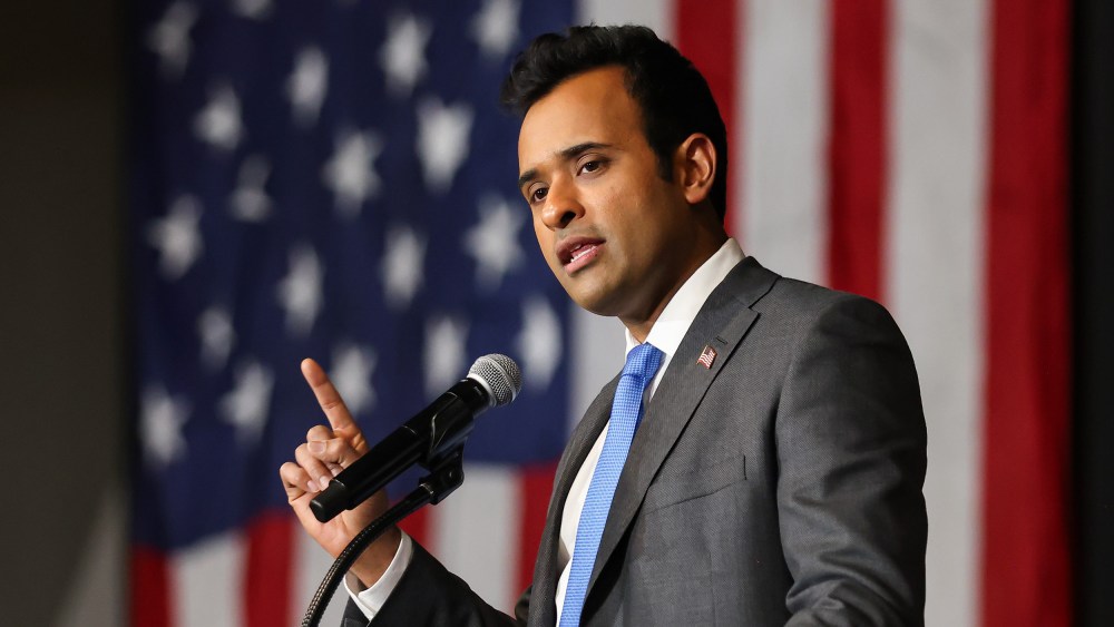 Vivek Ramaswamy speaks during a campaign rally in Toledo, O.H.